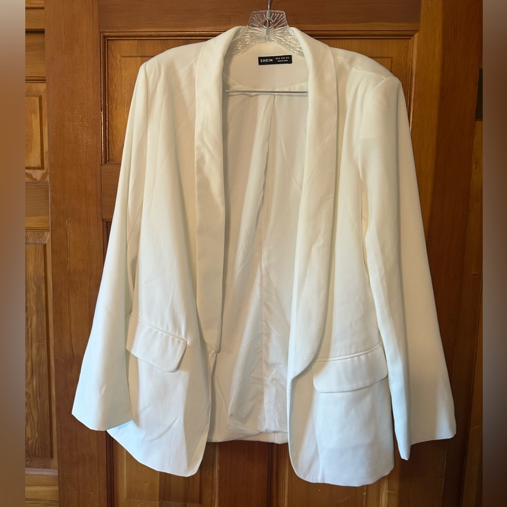 SHEIN Oversized White Blazer